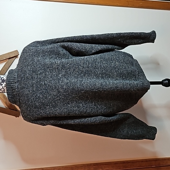 Eddie Bauer Man's Sweater EUC - Picture 7 of 7